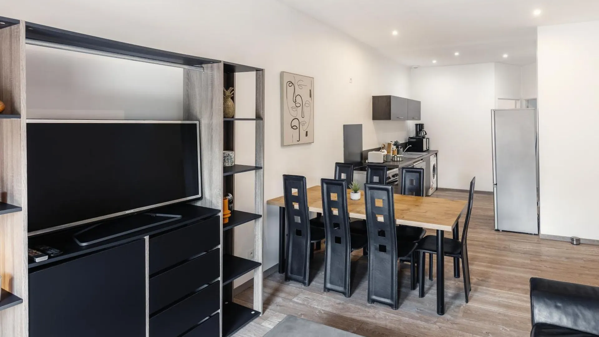 2 Chambres, Hyper-Centre, Stationnement Prive Gratuit Bourg-en-Bresse 0*,  France